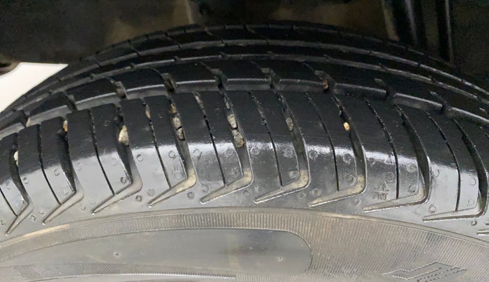2017 Renault Kwid RXT 1.0, Petrol, Manual, 52,761 km, Right Rear Tyre Tread