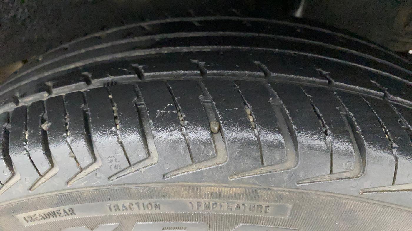 2017 Renault Kwid RXT 1.0, Petrol, Manual, 52,761 km, Left Rear Tyre Tread