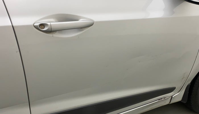 2014 Hyundai Xcent S (O) 1.2, CNG, Manual, 72,380 km, Driver-side door - Minor scratches