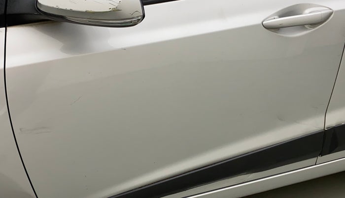 2014 Hyundai Xcent S (O) 1.2, CNG, Manual, 72,380 km, Front passenger door - Slightly dented