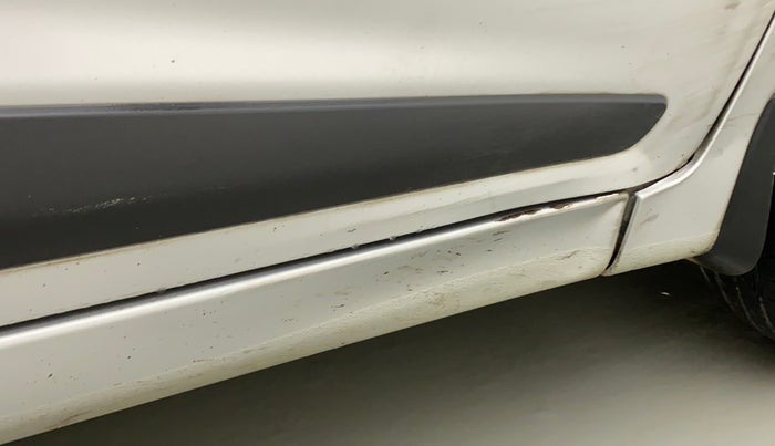 2014 Hyundai Xcent S (O) 1.2, CNG, Manual, 72,380 km, Right running board - Slightly rusted