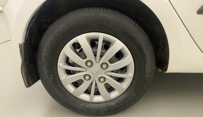2014 Hyundai i10 SPORTZ 1.1, Petrol, Manual, 21,258 km, Right Rear Wheel