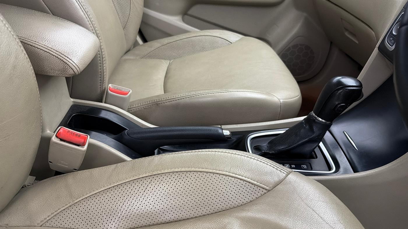 2018 Maruti Ciaz ALPHA  AT 1.5 SHVS PETROL, Petrol, Automatic, 75,763 km, Gear Lever
