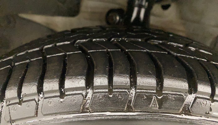 2013 Honda Amaze 1.2L I-VTEC S, Petrol, Manual, 76,025 km, Left Front Tyre Tread