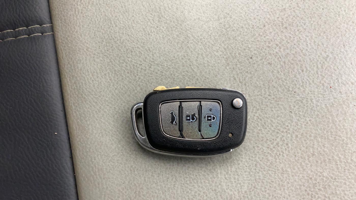 2020 Hyundai GRAND I10 NIOS SPORTZ AMT 1.2 KAPPA VTVT, Petrol, Automatic, 1,01,936 km, Key Close Up