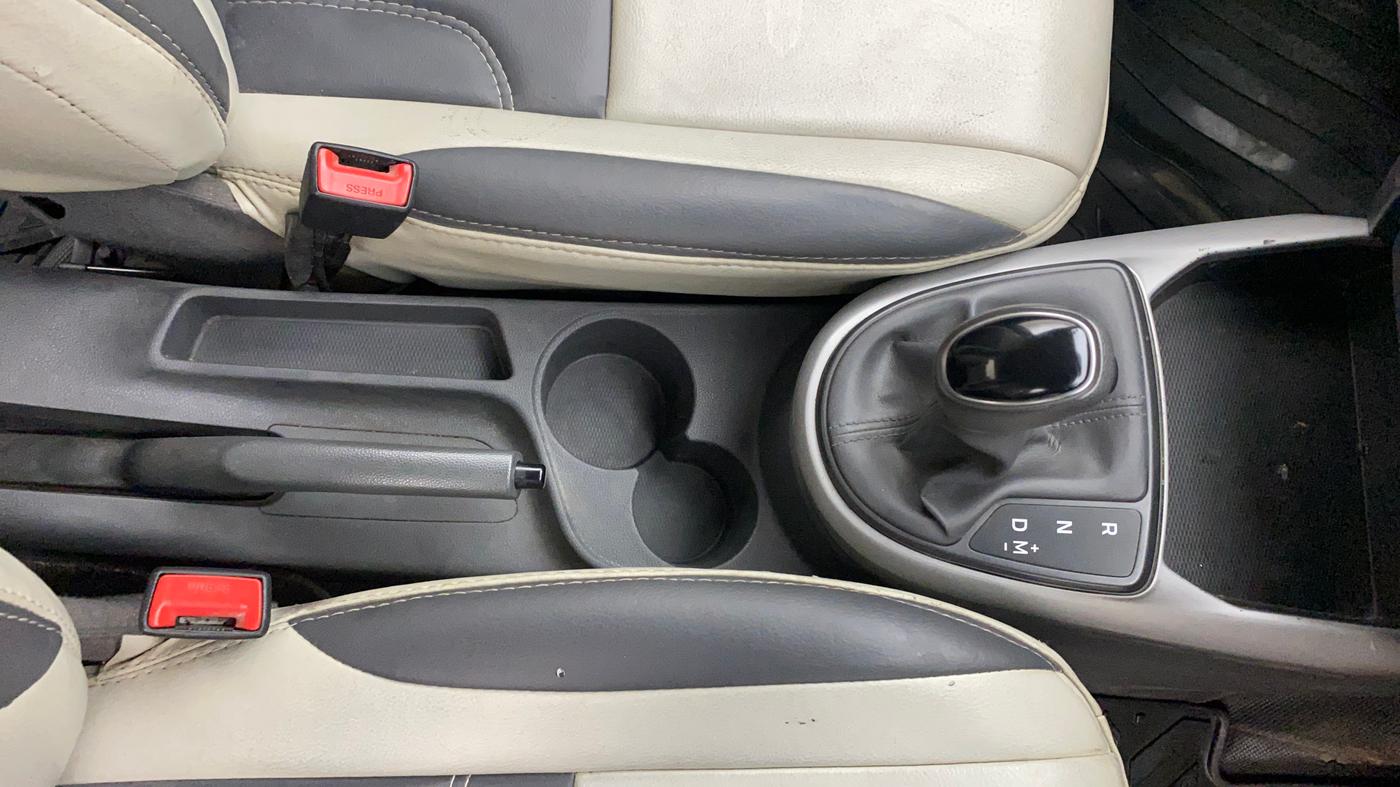 2020 Hyundai GRAND I10 NIOS SPORTZ AMT 1.2 KAPPA VTVT, Petrol, Automatic, 1,01,936 km, Gear Lever