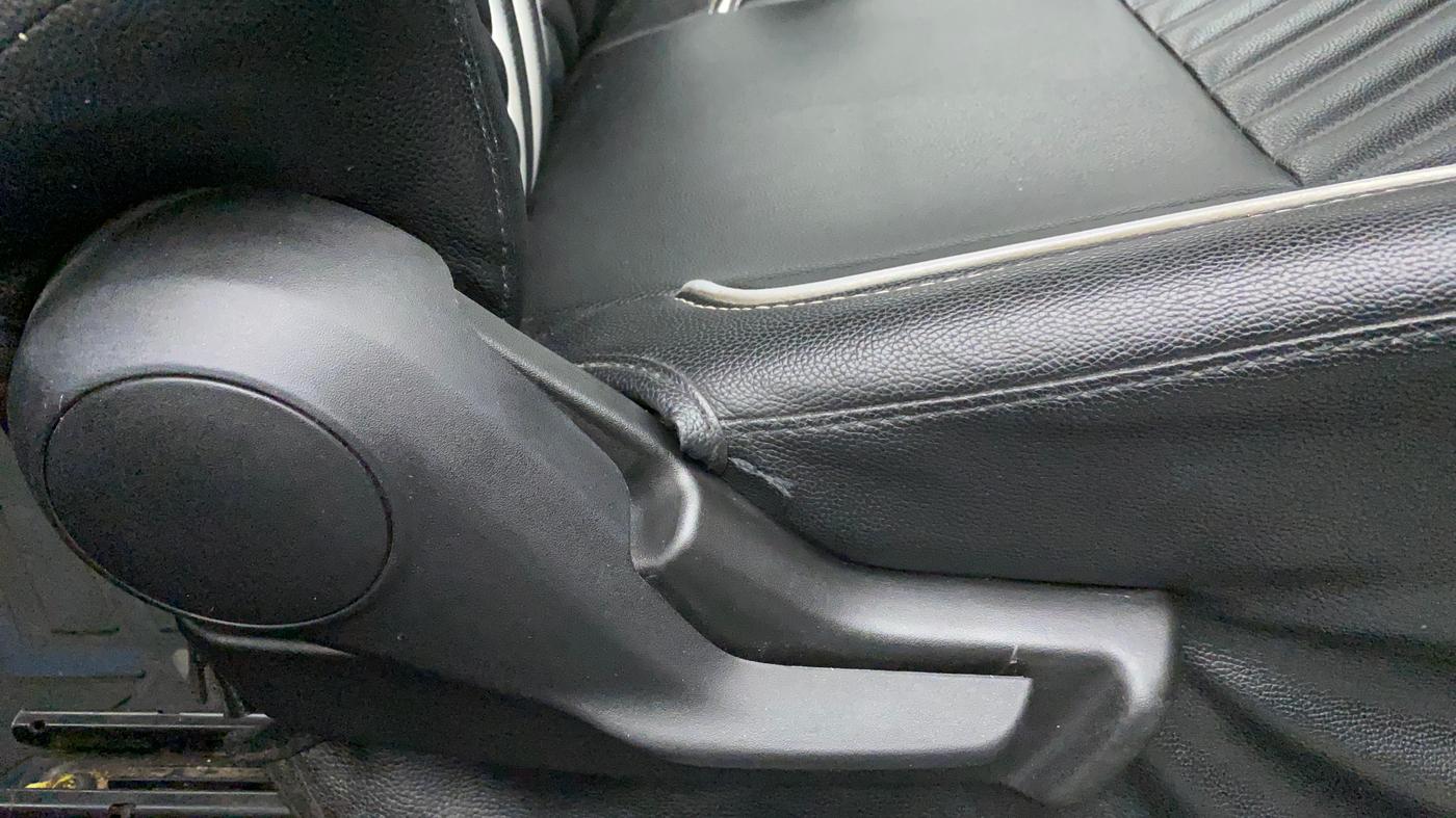 2021 Maruti IGNIS SIGMA 1.2, Petrol, Manual, 17,293 km, Driver Side Adjustment Panel