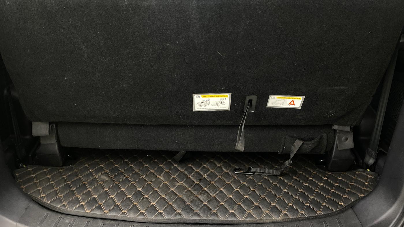 2023 Mahindra SCORPIO-N Z4 PETROL AT 7 STR, Petrol, Automatic, 32,447 km, Boot Inside