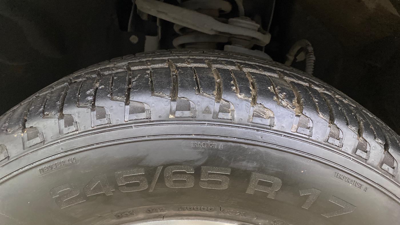 2023 Mahindra SCORPIO-N Z4 PETROL AT 7 STR, Petrol, Automatic, 32,447 km, Left Front Tyre Tread