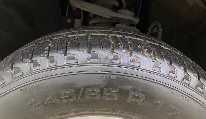 2023 Mahindra SCORPIO-N Z4 PETROL AT 7 STR, Petrol, Automatic, 32,229 km, Left Front Tyre Tread