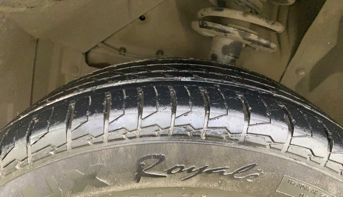 2016 Maruti Vitara Brezza ZDI PLUS, Diesel, Manual, 70,966 km, Left Front Tyre Tread