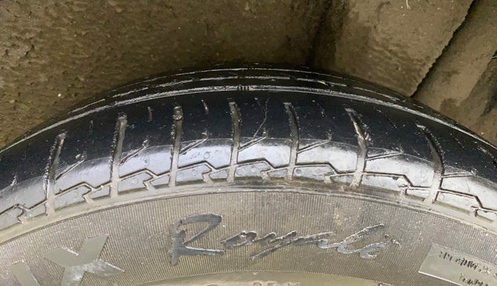 2016 Maruti Vitara Brezza ZDI PLUS, Diesel, Manual, 70,966 km, Left Rear Tyre Tread