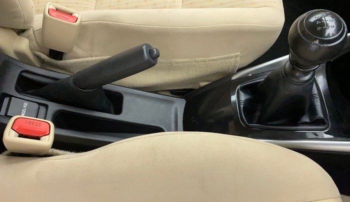 2018 Toyota YARIS J MT, Petrol, Manual, 61,783 km, Gear Lever