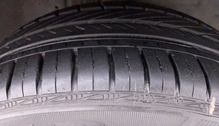 2018 Toyota YARIS J MT, Petrol, Manual, 61,783 km, Right Front Tyre Tread