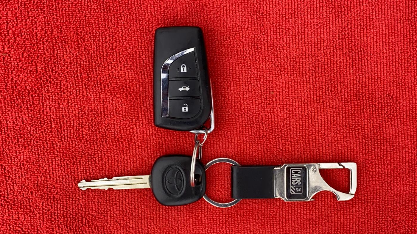 2018 Toyota YARIS J MT, Petrol, Manual, 61,783 km, Key Close Up