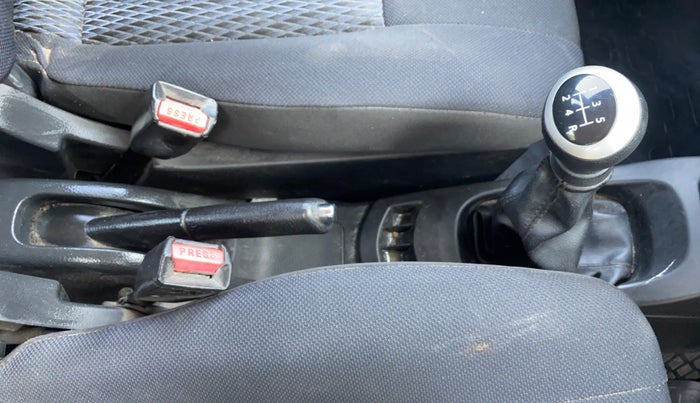 2013 Maruti Wagon R Stingray VXI, Petrol, Manual, 96,148 km, Gear Lever