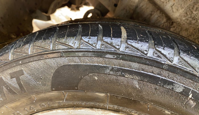 2013 Maruti Wagon R Stingray VXI, Petrol, Manual, 96,148 km, Right Front Tyre Tread