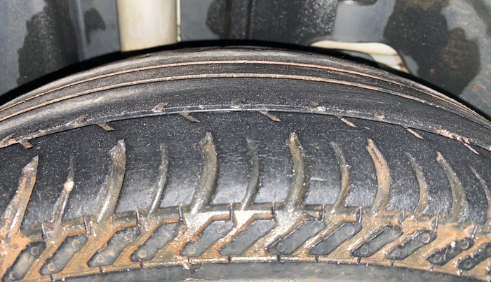 2016 Ford Figo Aspire TITANIUM 1.2 PETROL, Petrol, Manual, 62,201 km, Right Rear Tyre Tread