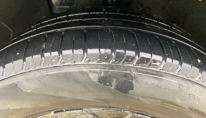 2023 Hyundai VENUE SX(O) 1.0 Turbo DCT Knight Edition, Petrol, Automatic, 20,866 km, Left Front Tyre Tread