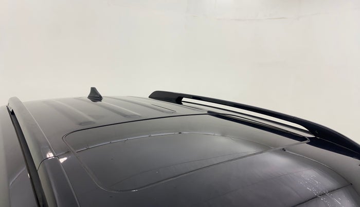 2023 Hyundai VENUE SX(O) 1.0 Turbo DCT Knight Edition, Petrol, Automatic, 20,866 km, Moonroof/ Sunroof