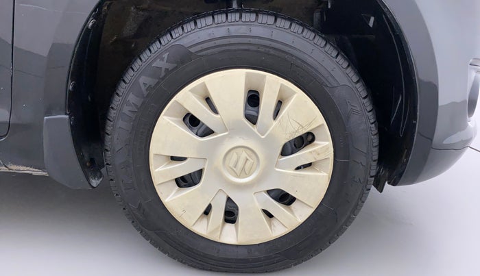 2011 Maruti Swift VXI, Petrol, Manual, 56,141 km, Right Front Wheel