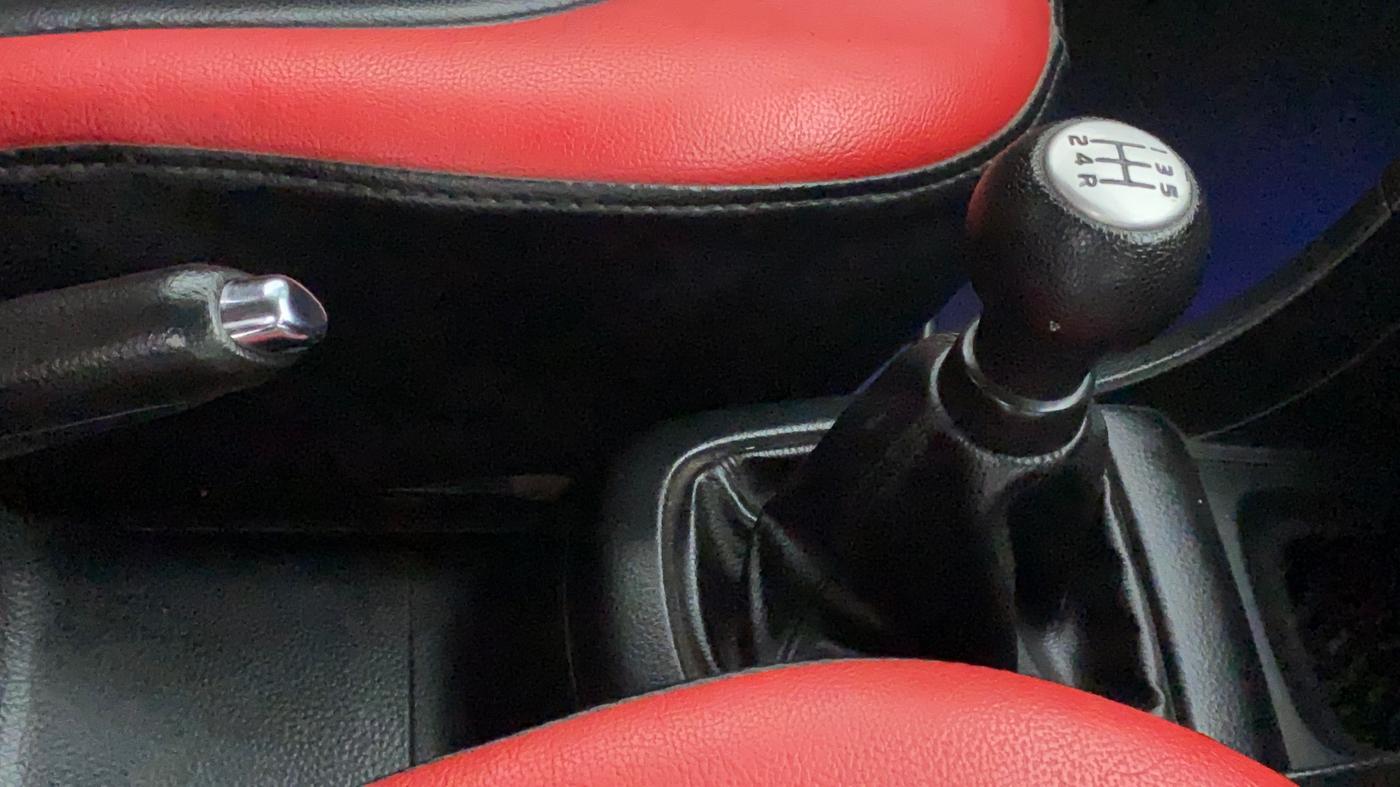 2011 Maruti Swift VXI, Petrol, Manual, 56,141 km, Gear Lever