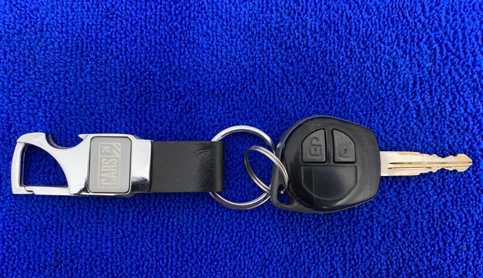 2011 Maruti Swift VXI, Petrol, Manual, 56,141 km, Key Close Up