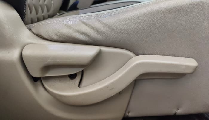 2013 Honda Brio VX AT, Petrol, Automatic, 43,331 km, Driver Side Adjustment Panel