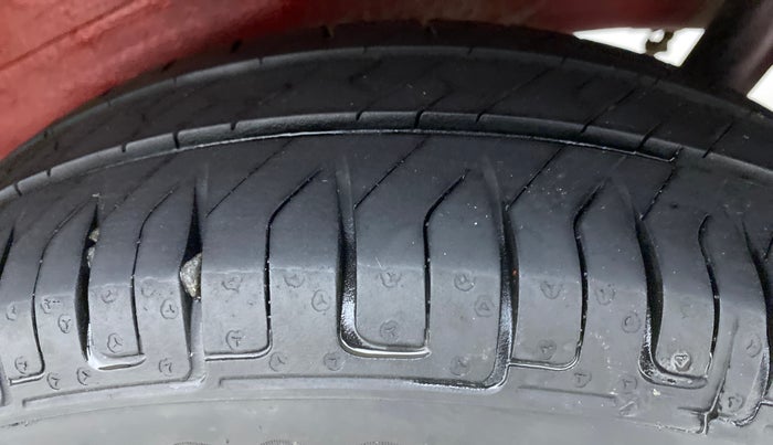 2013 Maruti Wagon R 1.0 VXI, Petrol, Manual, 45,434 km, Left Rear Tyre Tread