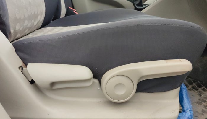 2015 Maruti Celerio ZXI (O), Petrol, Manual, 33,180 km, Driver Side Adjustment Panel