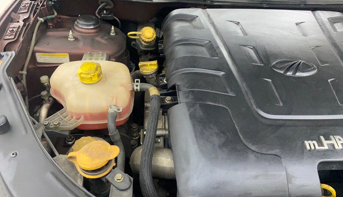 2018 Mahindra XUV500 W11, Diesel, Manual, 52,365 km, Engine View - Right