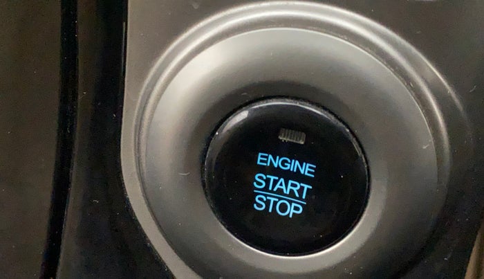 2018 Mahindra XUV500 W11, Diesel, Manual, 52,365 km, Keyless Start/ Stop Button