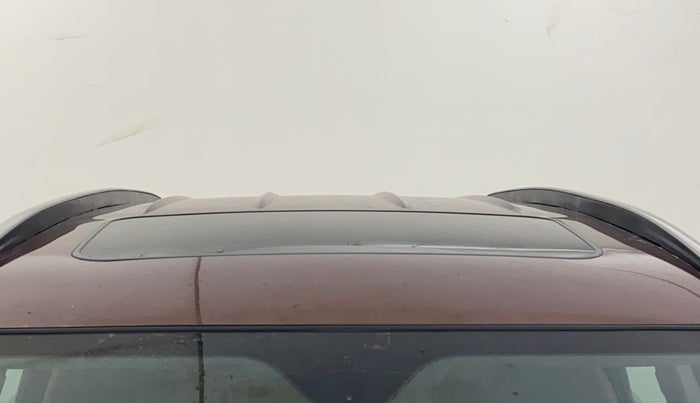 2018 Mahindra XUV500 W11, Diesel, Manual, 52,365 km, Moonroof/ Sunroof