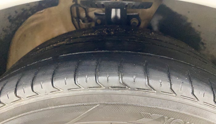 2019 Volkswagen Ameo HIGHLINE PLUS 1.0L 16 ALLOY, Petrol, Manual, 94,240 km, Right Front Tyre Tread