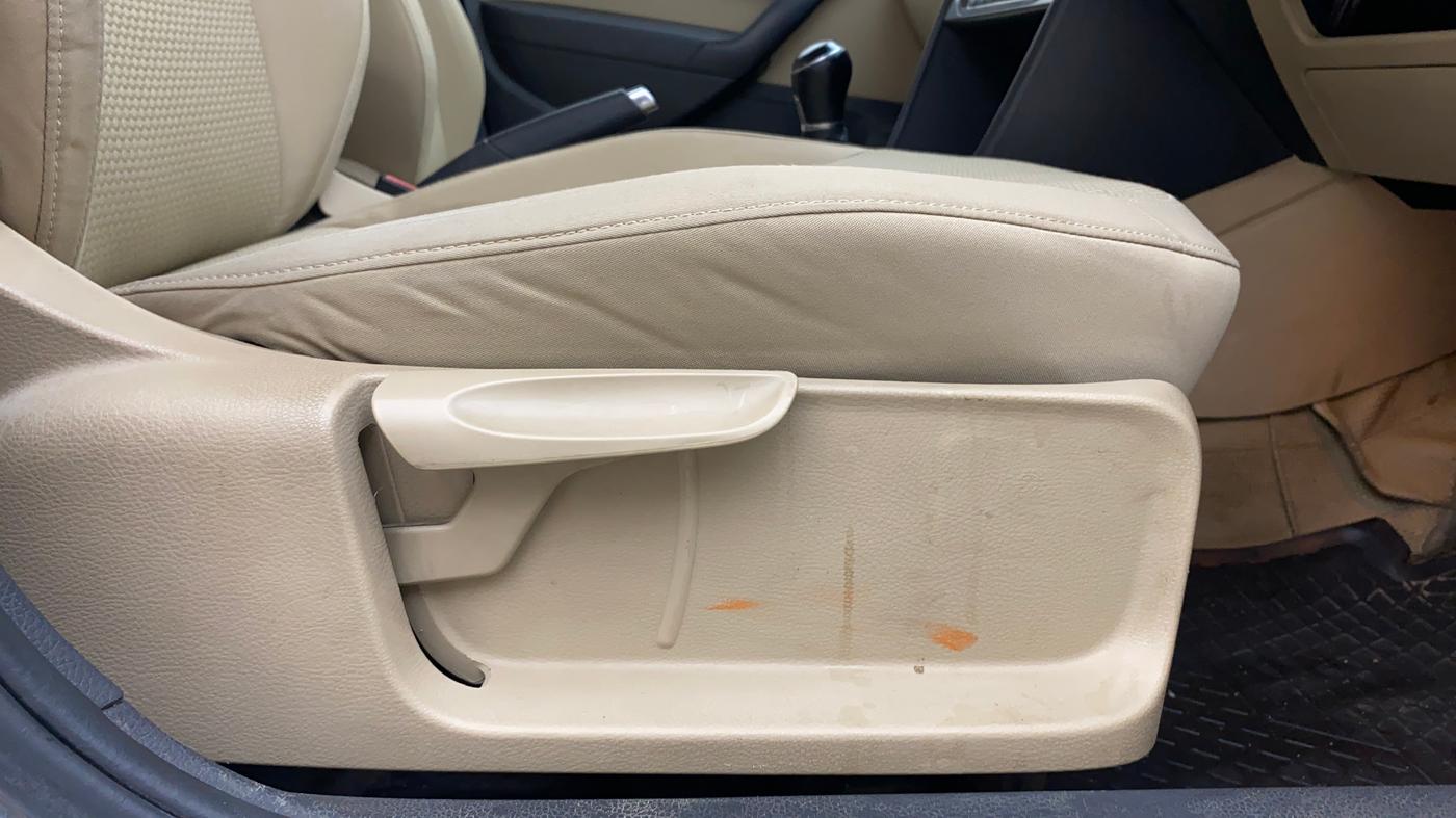 2019 Volkswagen Ameo HIGHLINE PLUS 1.0L 16 ALLOY, Petrol, Manual, 94,240 km, Driver Side Adjustment Panel