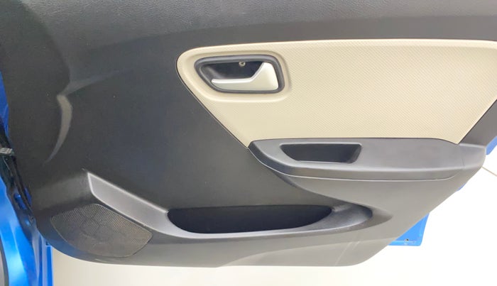 2019 Maruti Alto LXI, Petrol, Manual, 56,205 km, Driver Side Door Panels Control