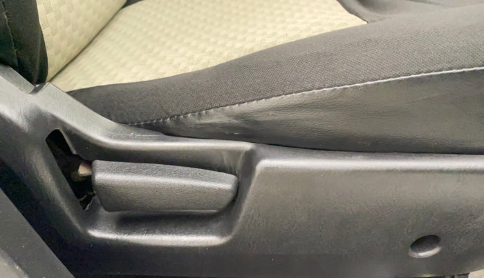 2019 Maruti Alto LXI, Petrol, Manual, 56,205 km, Driver Side Adjustment Panel