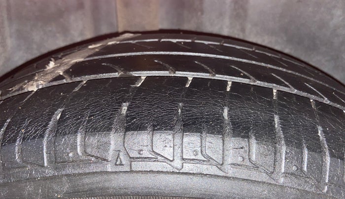 2017 Volkswagen Ameo HIGHLINE PLUS 1.5L 16 ALLOY, Diesel, Manual, 92,446 km, Right Rear Tyre Tread