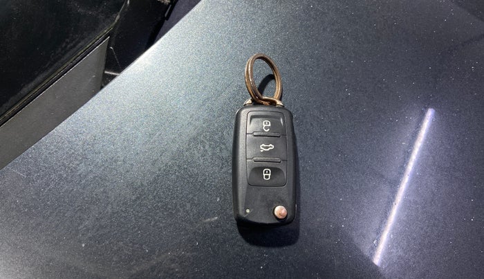 2017 Volkswagen Ameo HIGHLINE PLUS 1.5L 16 ALLOY, Diesel, Manual, 92,446 km, Key Close Up