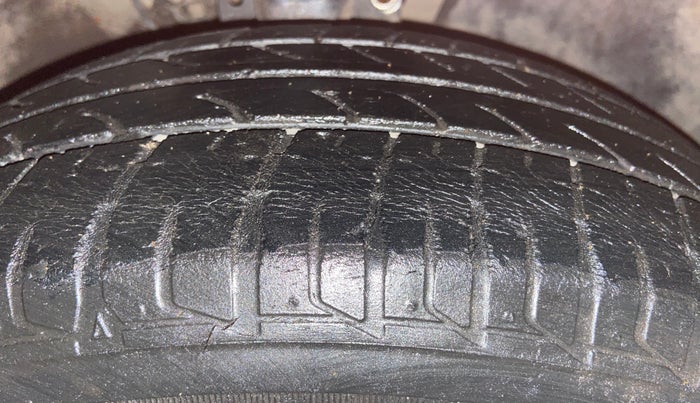 2017 Volkswagen Ameo HIGHLINE PLUS 1.5L 16 ALLOY, Diesel, Manual, 92,446 km, Right Front Tyre Tread