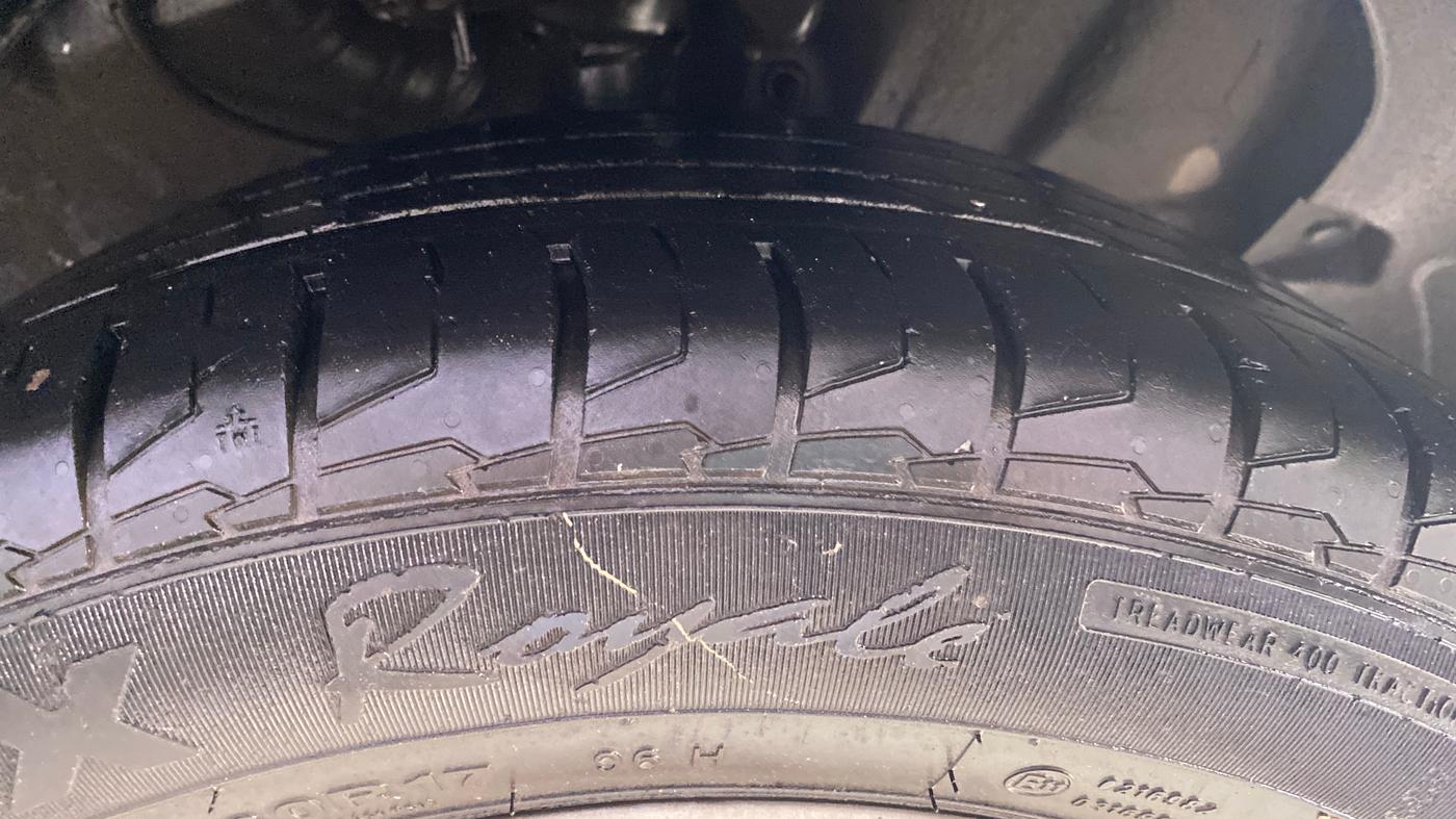 2021 KIA SELTOS HTX IVT 1.5 PETROL, Petrol, Automatic, 32,717 km, Right Front Tyre Tread