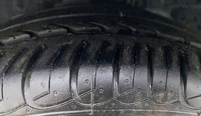 2015 Ford Figo Aspire 1.5 TITANIUM AT PETROL, Petrol, Automatic, 41,671 km, Left Front Tyre Tread