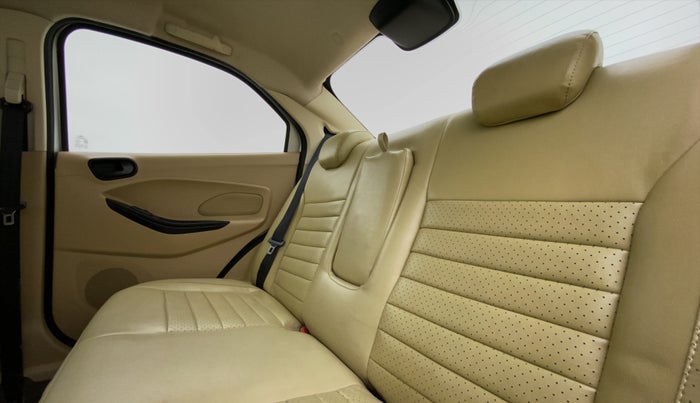 2015 Ford Figo Aspire 1.5 TITANIUM AT PETROL, Petrol, Automatic, 41,671 km, Right Side Door Cabin View