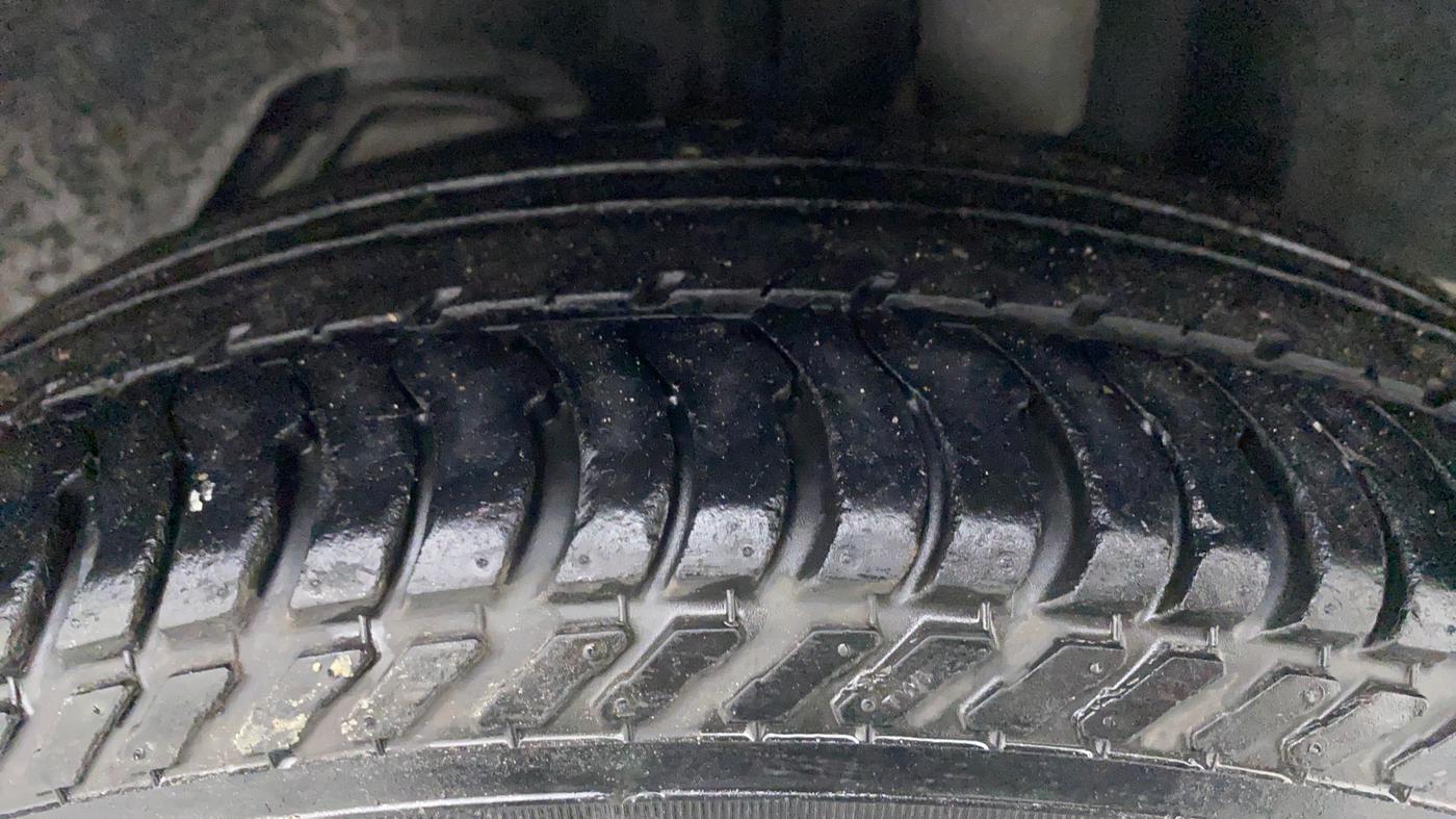 2015 Ford Figo Aspire 1.5 TITANIUM AT PETROL, Petrol, Automatic, 41,671 km, Left Rear Tyre Tread