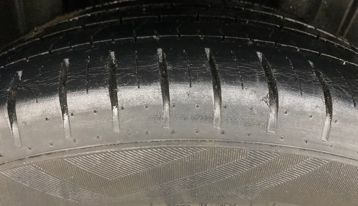 2022 Maruti Baleno ZETA PETROL 1.2, Petrol, Manual, 39,435 km, Right Rear Tyre Tread