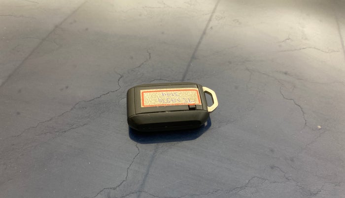 2022 Maruti Baleno ZETA PETROL 1.2, Petrol, Manual, 39,435 km, Key Close Up