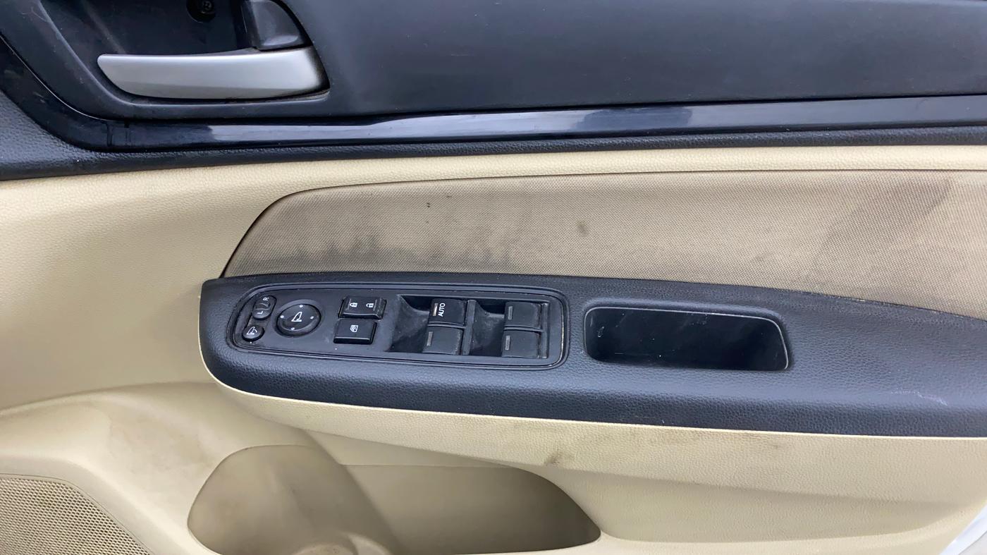 2019 Honda Amaze 1.2L I-VTEC V, Petrol, Manual, 72,902 km, Driver Side Door Panels Control