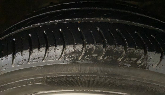 2018 Honda Amaze 1.2L I-VTEC V CVT, Petrol, Automatic, 24,489 km, Right Front Tyre Tread