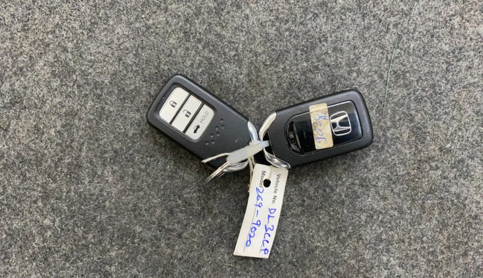 2018 Honda Amaze 1.2L I-VTEC V CVT, Petrol, Automatic, 24,489 km, Key Close Up