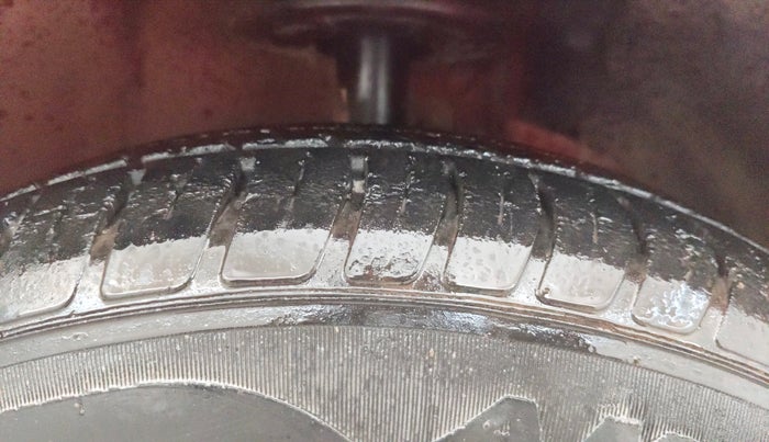 2023 Maruti Swift VXI, Petrol, Manual, 29,928 km, Right Front Tyre Tread